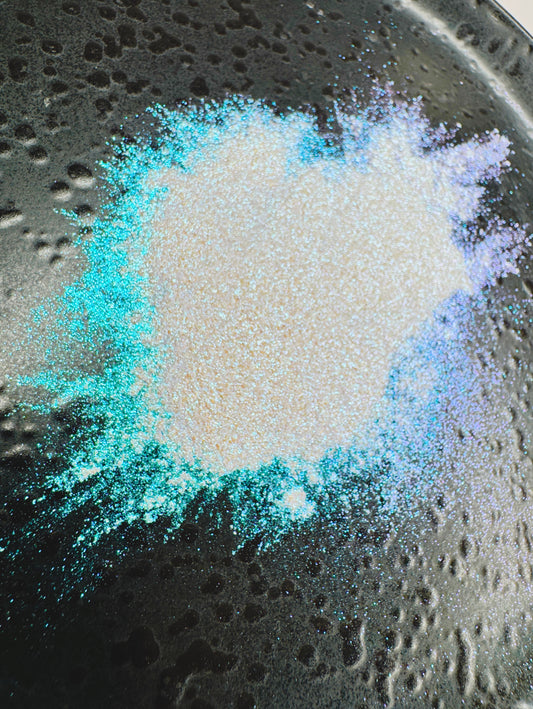 ILLUMINATION PIGMENT - LIGHT BLUE TO PURPLE